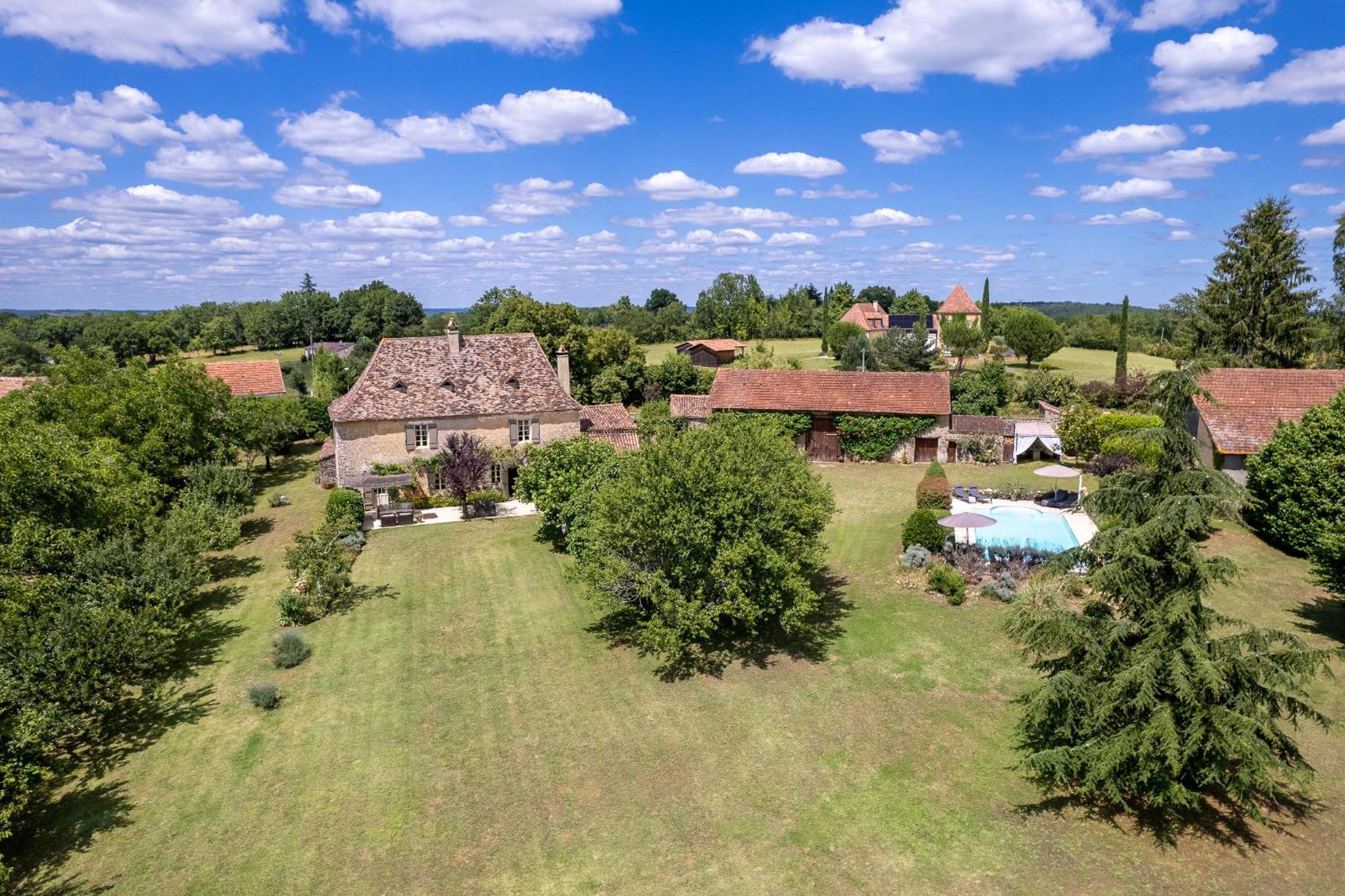 La Maison Louverie Pontours Exteriör bild