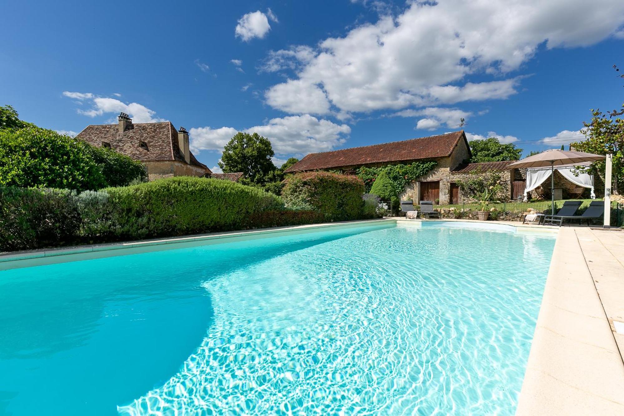 La Maison Louverie Pontours Exteriör bild