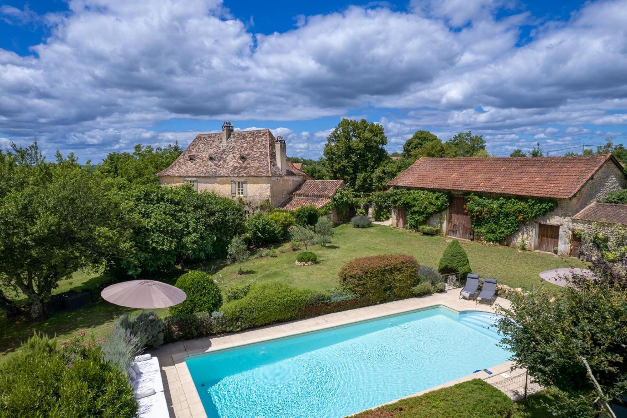 La Maison Louverie Pontours Exteriör bild